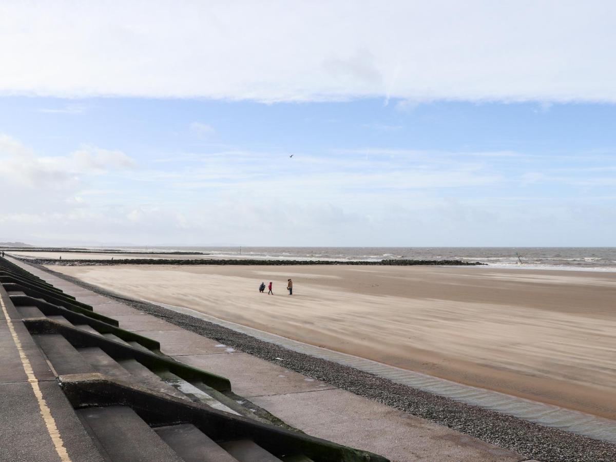 The Hollies Villa Prestatyn Kültér fotó