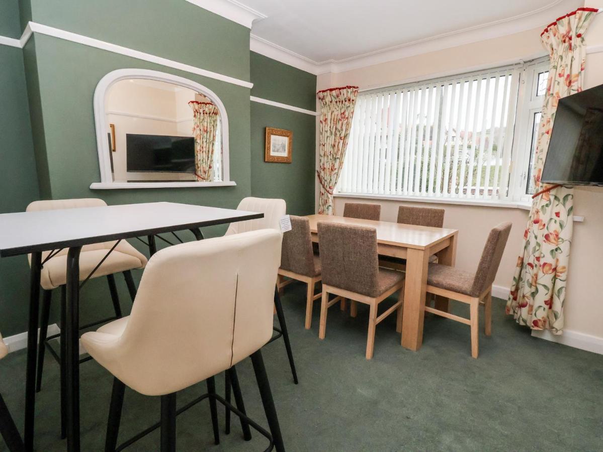 The Hollies Villa Prestatyn Kültér fotó
